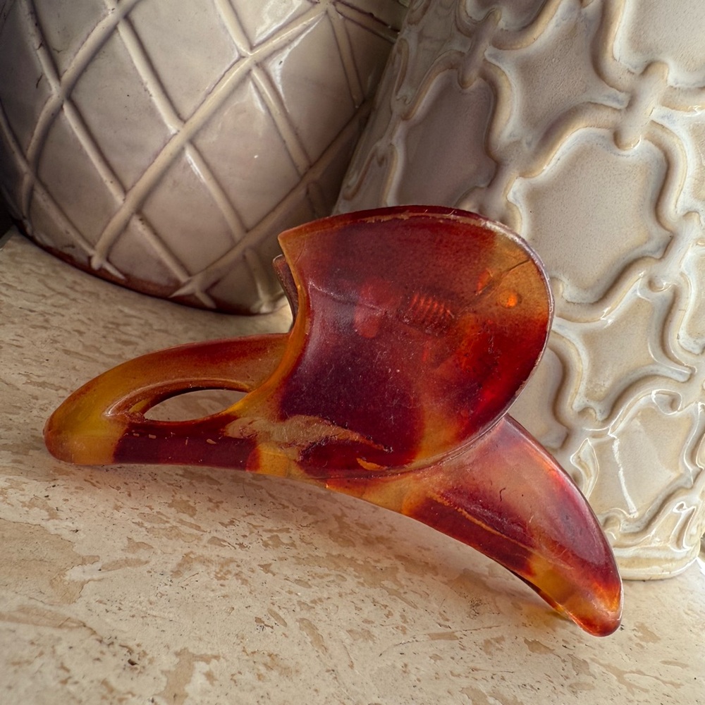Vintage Amber Bakelite Era Tortoiseshell Hair Claw Clip - Home Accents